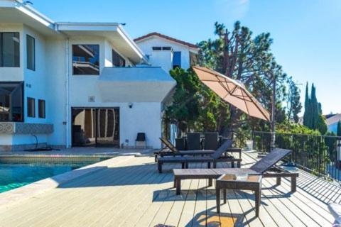 Hollywood Hills Private Room Los Angeles Exterior photo