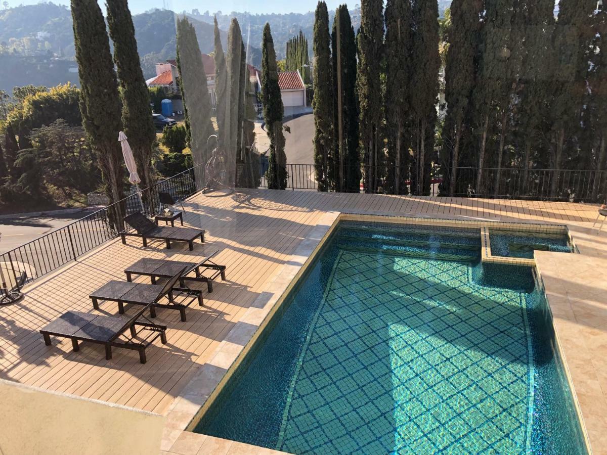 Hollywood Hills Private Room Los Angeles Exterior photo